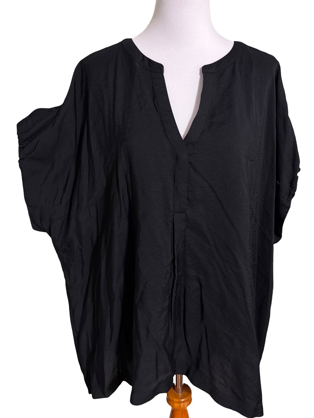 Ava & Viv Black V-Neck Dolman Tunic